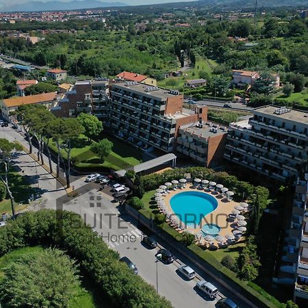 Suites Marilia Apartments Pool Side - Suite Livorno Holiday Home Group Kültér fotó