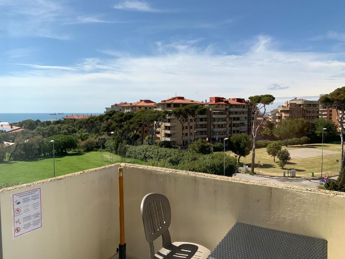 Suites Marilia Apartments Pool Side - Suite Livorno Holiday Home Group Kültér fotó