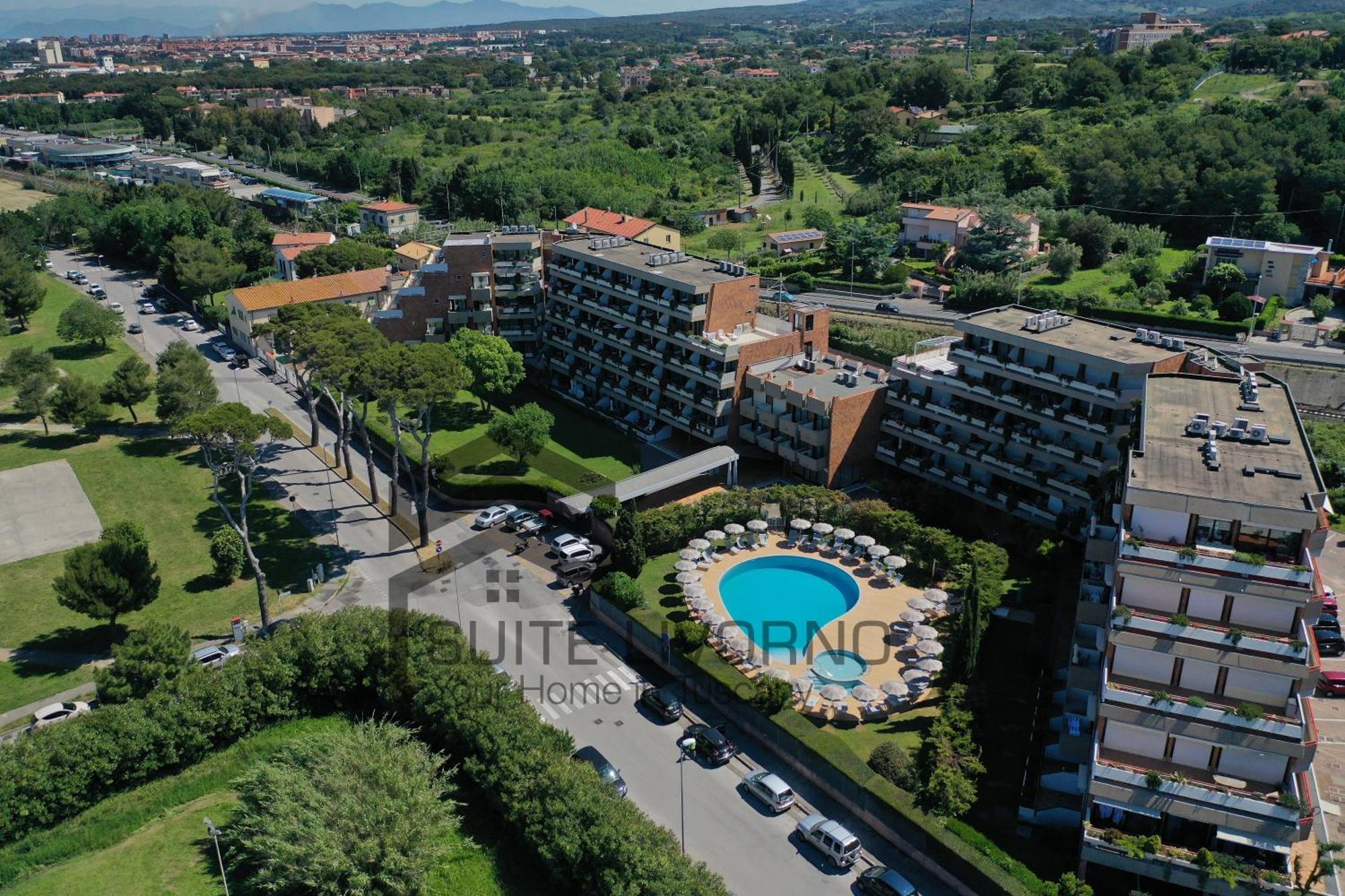 Suites Marilia Apartments Pool Side - Suite Livorno Holiday Home Group Kültér fotó