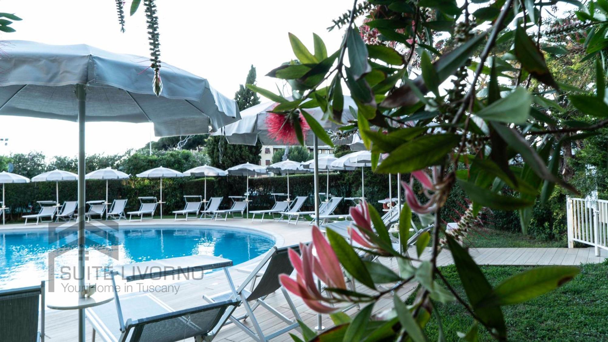 Suites Marilia Apartments Pool Side - Suite Livorno Holiday Home Group Kültér fotó