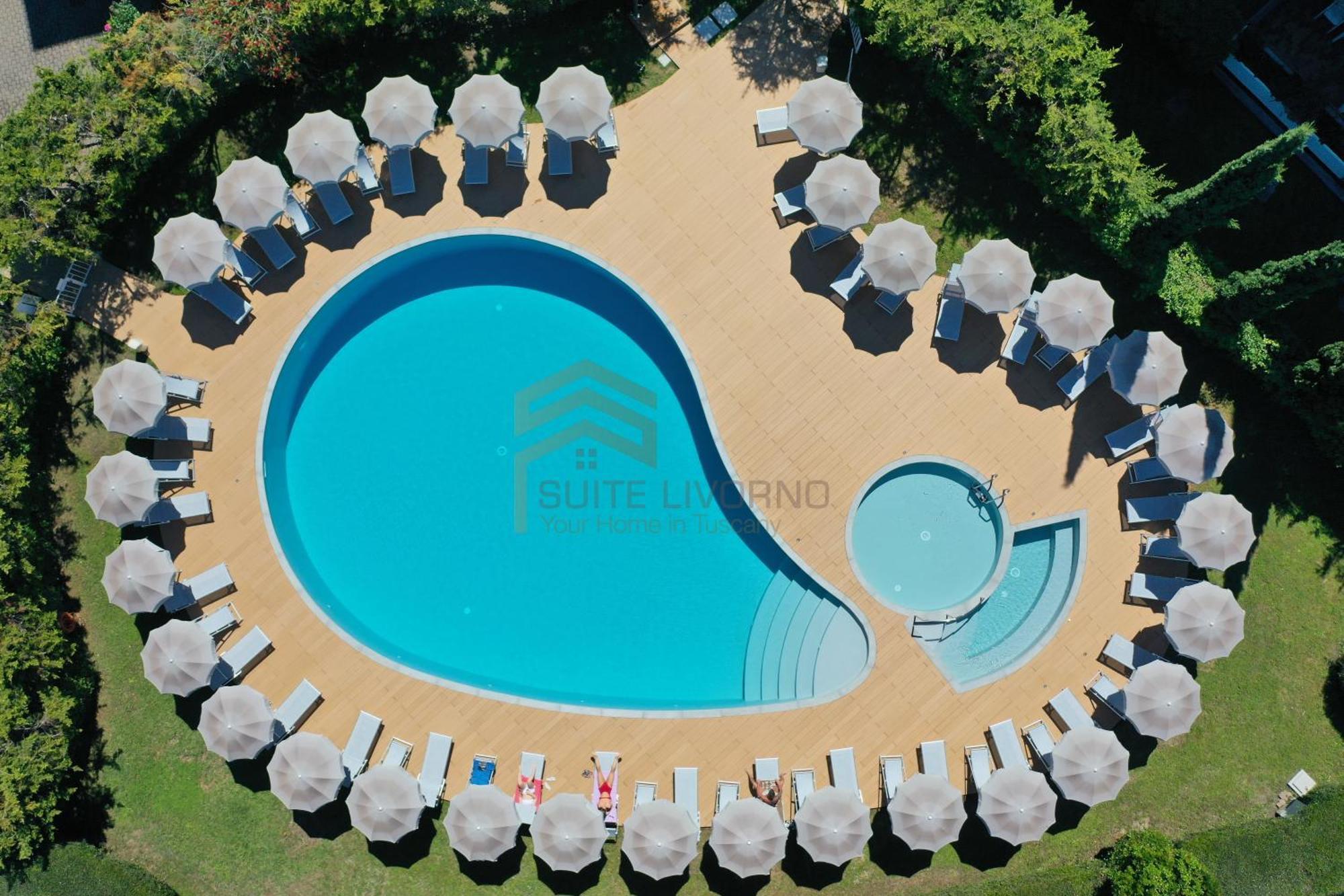 Suites Marilia Apartments Pool Side - Suite Livorno Holiday Home Group Kültér fotó