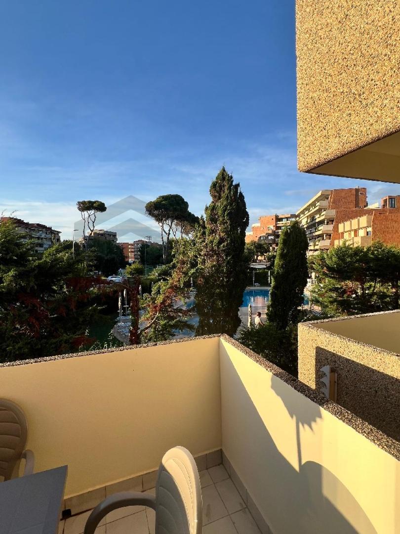 Suites Marilia Apartments Pool Side - Suite Livorno Holiday Home Group Kültér fotó