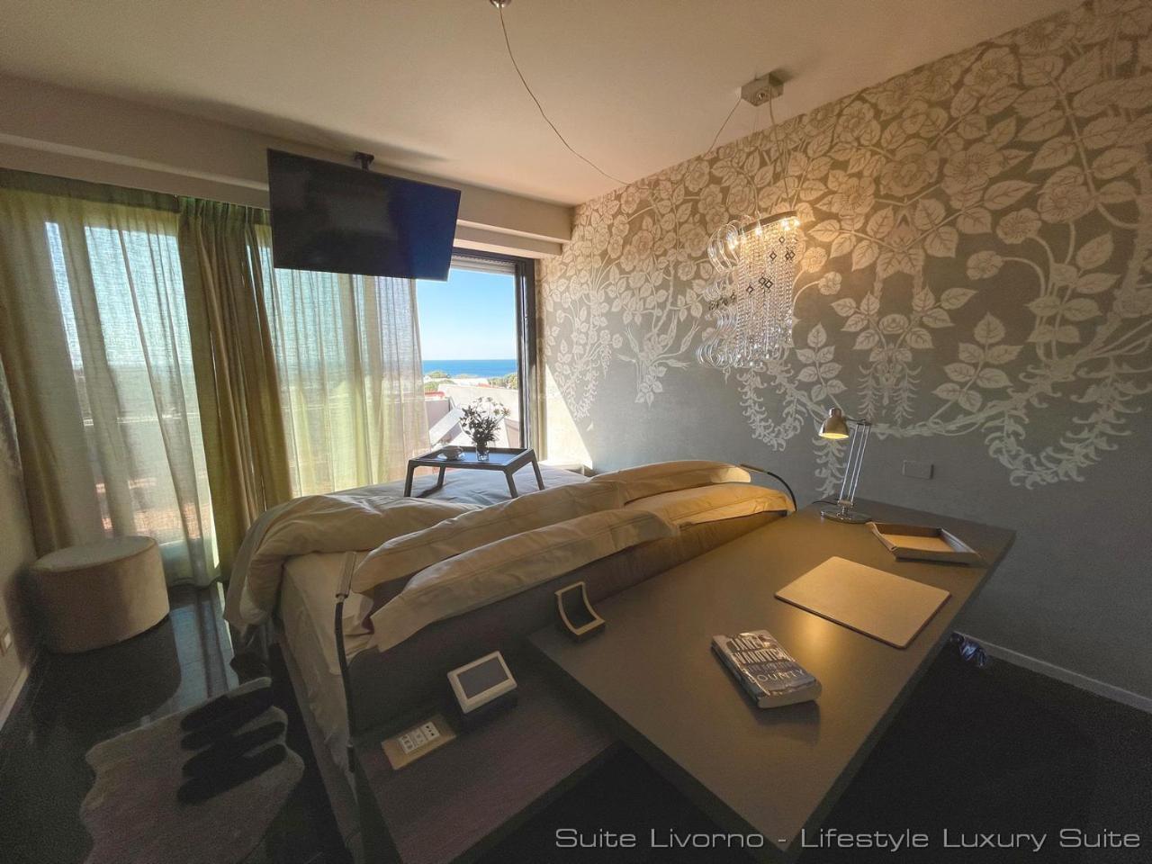 Suites Marilia Apartments Pool Side - Suite Livorno Holiday Home Group Kültér fotó