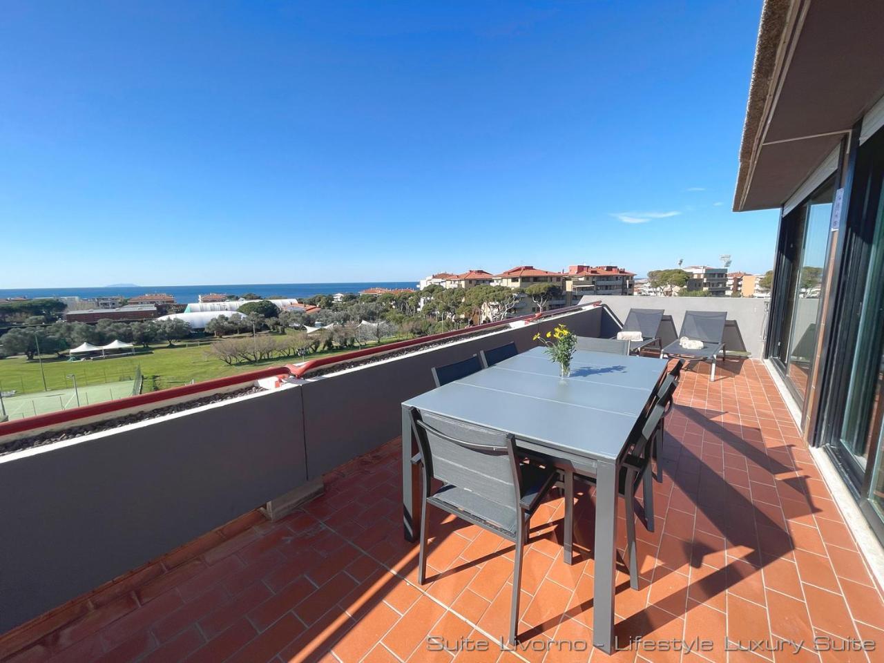 Suites Marilia Apartments Pool Side - Suite Livorno Holiday Home Group Kültér fotó